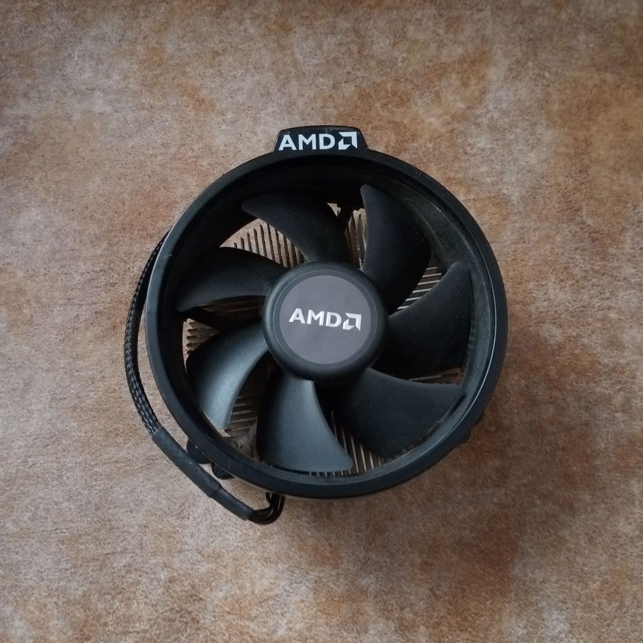 مبرد AMD الاصلي